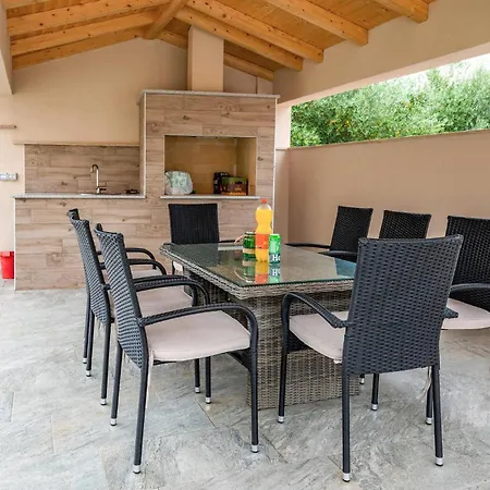 Awesome In With Kitchen Apartment Medulin