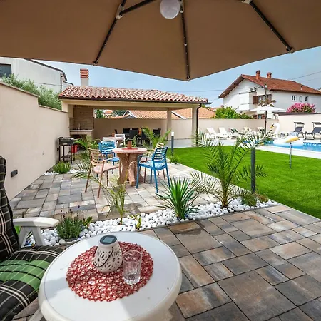 Awesome In With Kitchen * Μεντουλίν